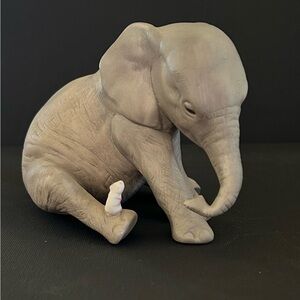 Unforgettable elephant by Franklin Mint